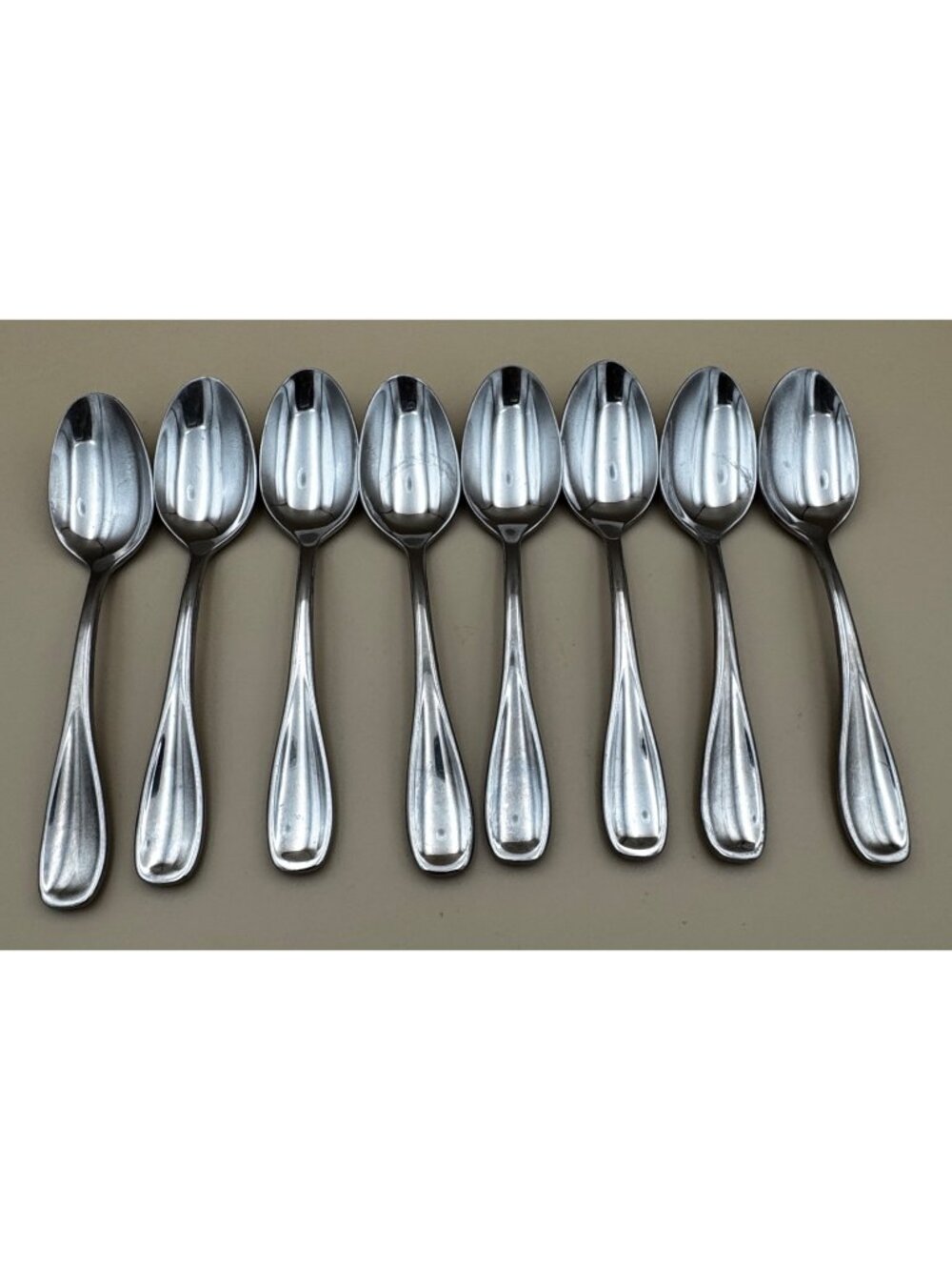 8 Oneida VOSS Soup Spoons 18/0 Heavy Duty Stainless Flatware
